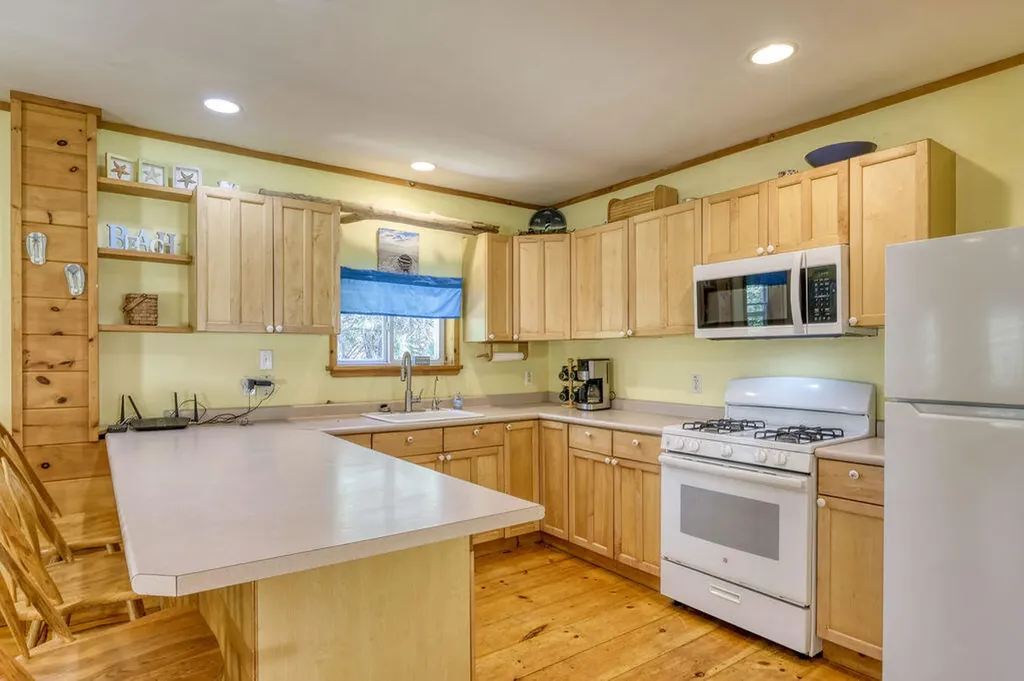 27 Spofford Drive Deer Isle ME 04627