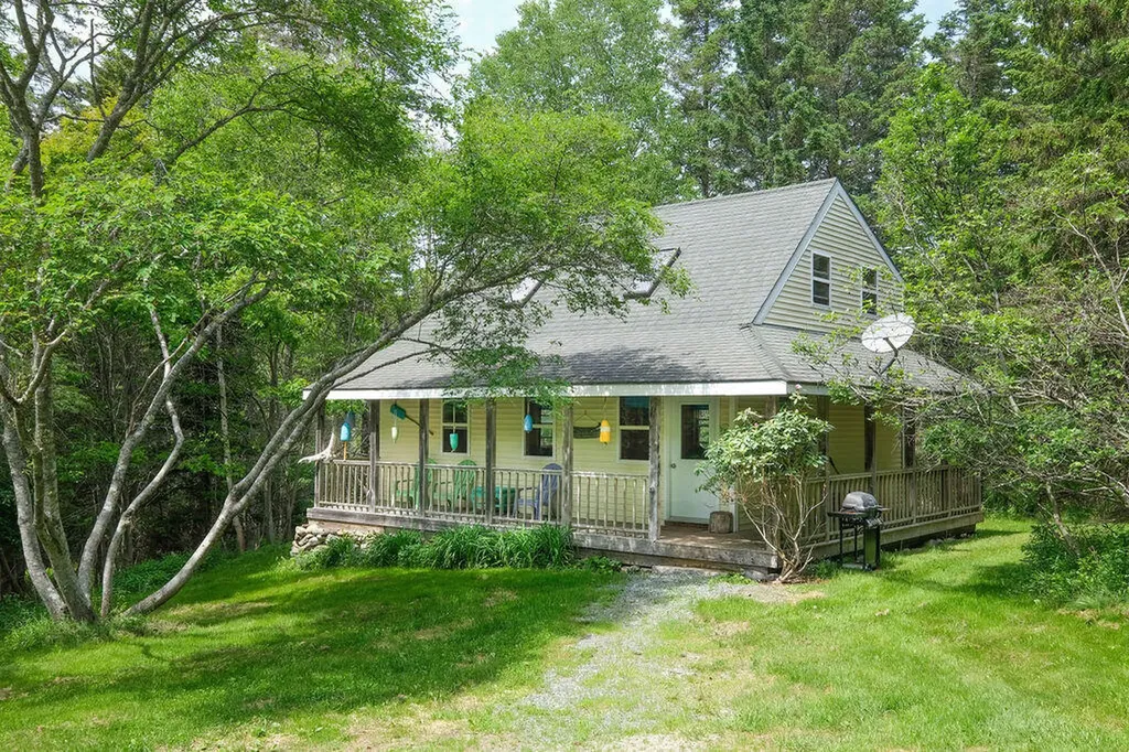 27 Spofford Drive Deer Isle ME 04627