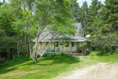 27 Spofford Drive Deer Isle ME 04627