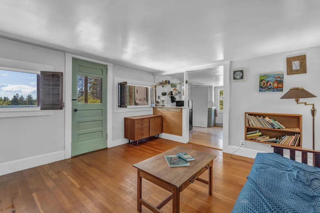 99 Bradford Point Road Friendship ME 04547