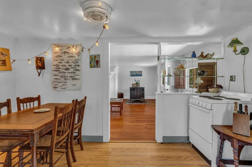 99 Bradford Point Road Friendship ME 04547