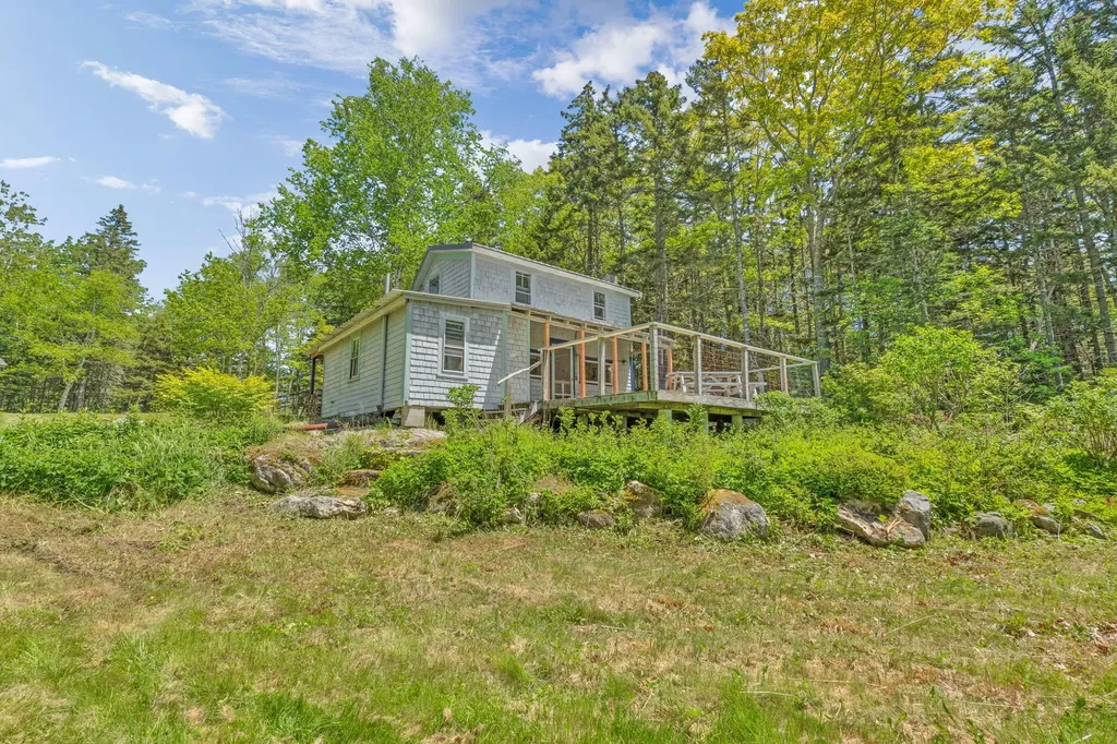 99 Bradford Point Road Friendship ME 04547