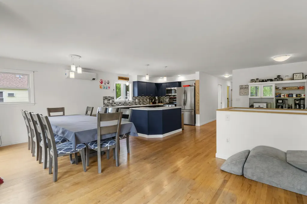 81 Bowman Street Farmingdale ME 04344