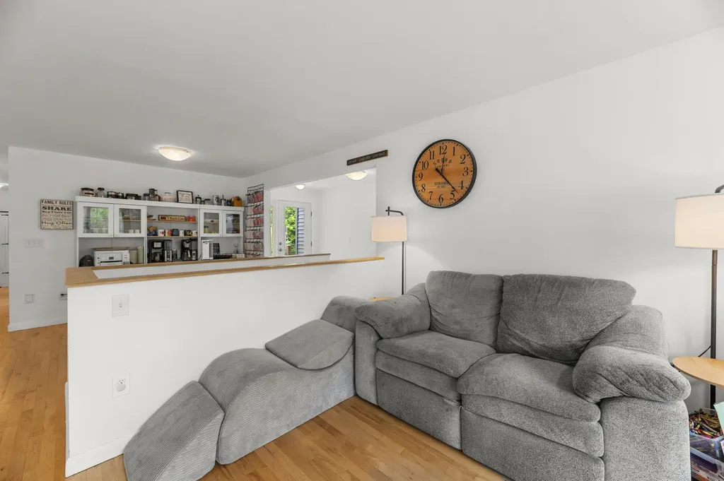 81 Bowman Street Farmingdale ME 04344