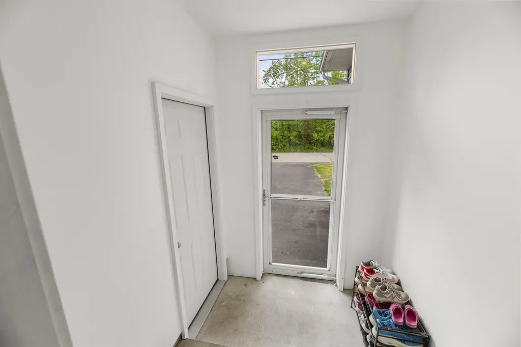 81 Bowman Street Farmingdale ME 04344