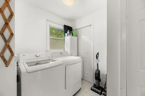 81 Bowman Street Farmingdale ME 04344