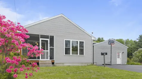 81 Bowman Street Farmingdale ME 04344