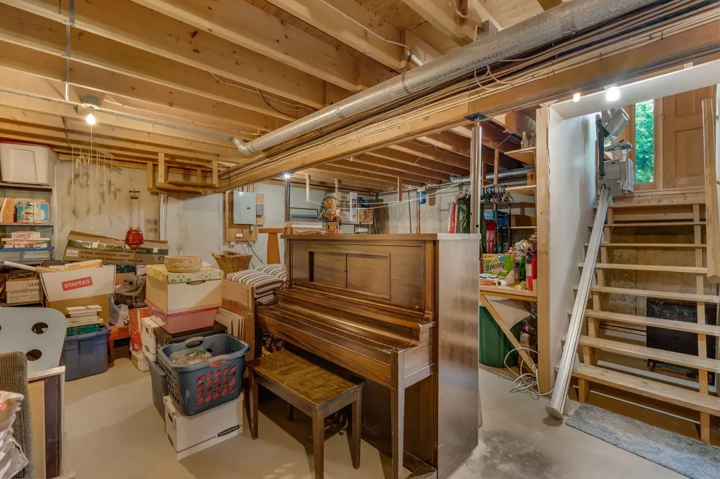 88 Gurney Street Rockport ME 04856
