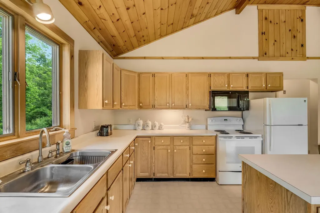 88 Gurney Street Rockport ME 04856