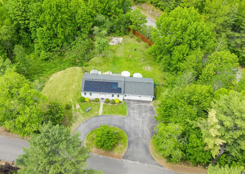 11 Ryder Road Farmingdale ME 04344