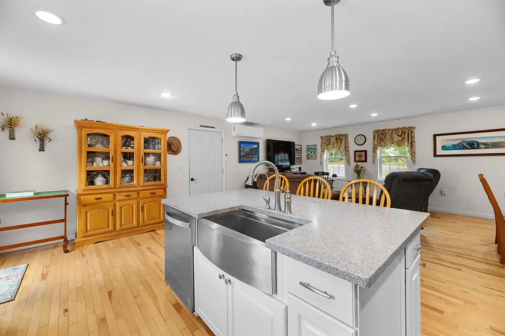 11 Ryder Road Farmingdale ME 04344