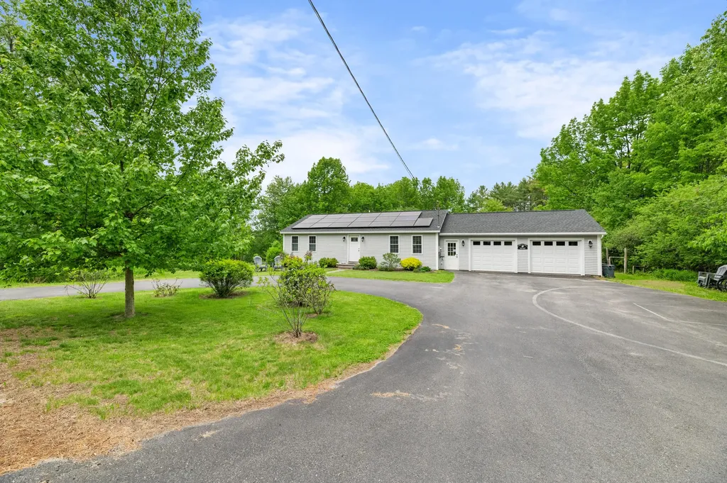 11 Ryder Road Farmingdale ME 04344