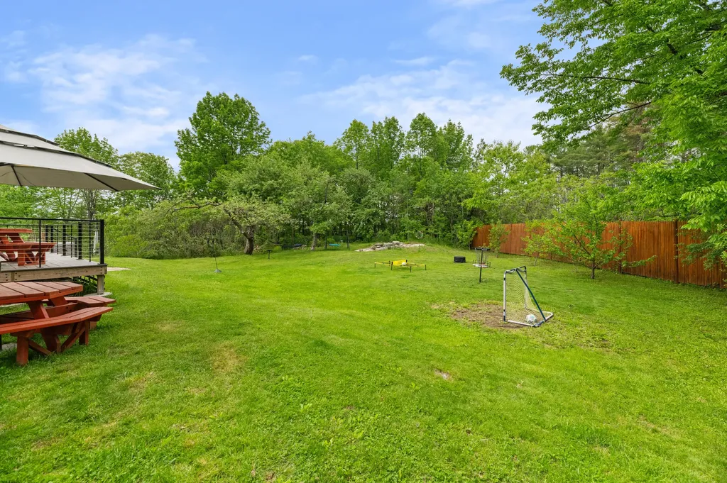 11 Ryder Road Farmingdale ME 04344