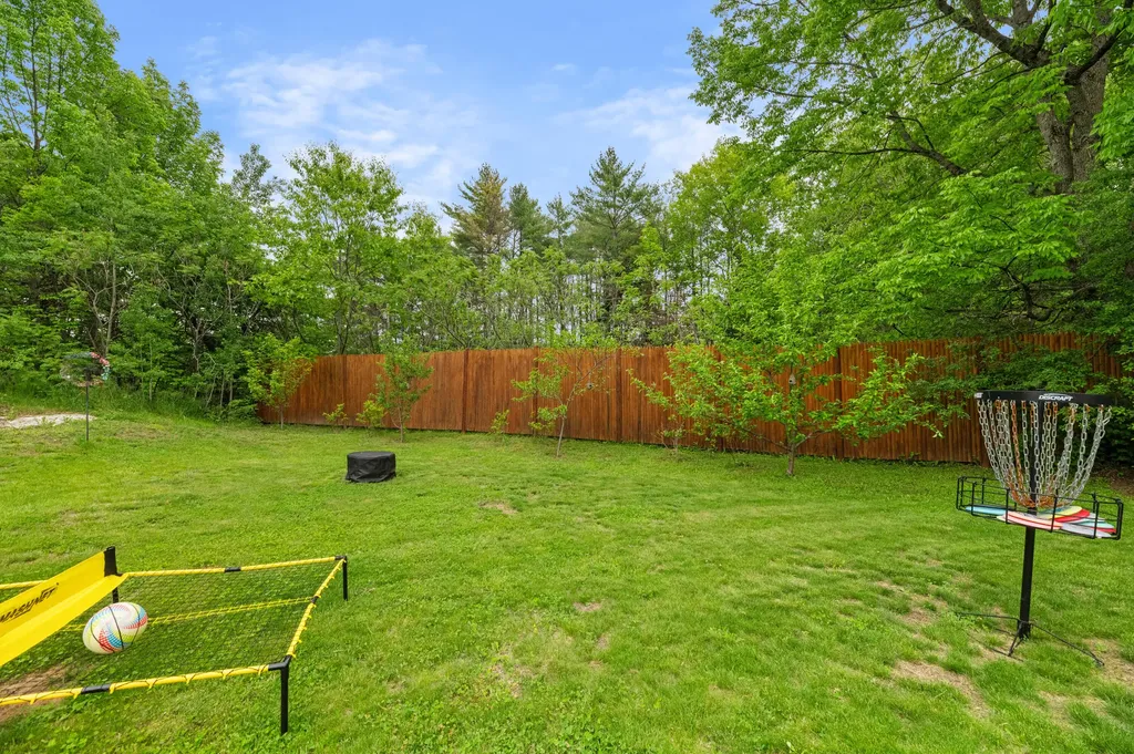 11 Ryder Road Farmingdale ME 04344