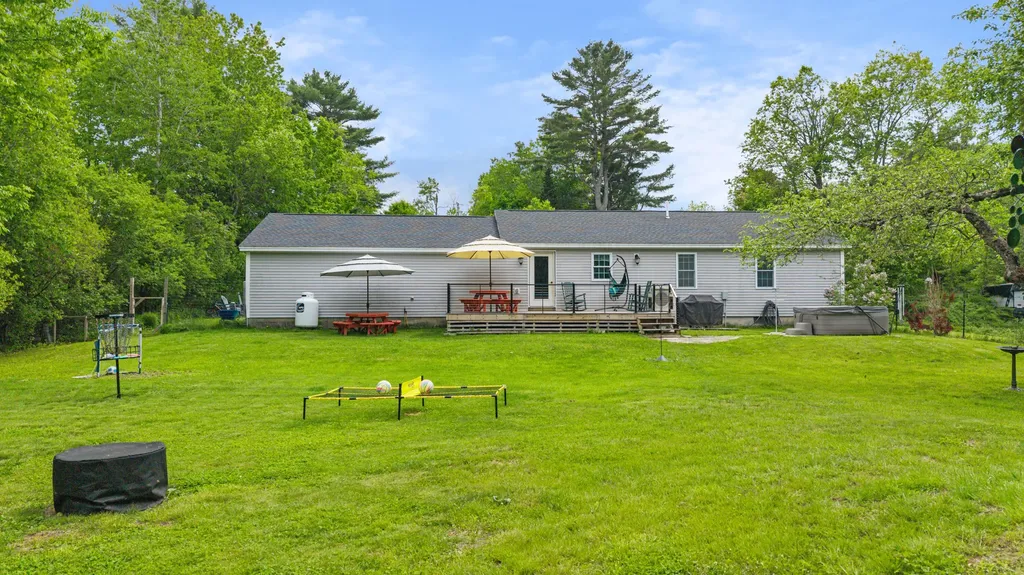 11 Ryder Road Farmingdale ME 04344