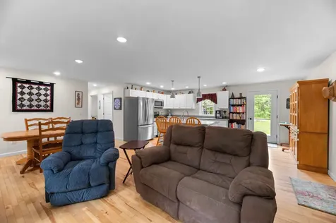 11 Ryder Road Farmingdale ME 04344