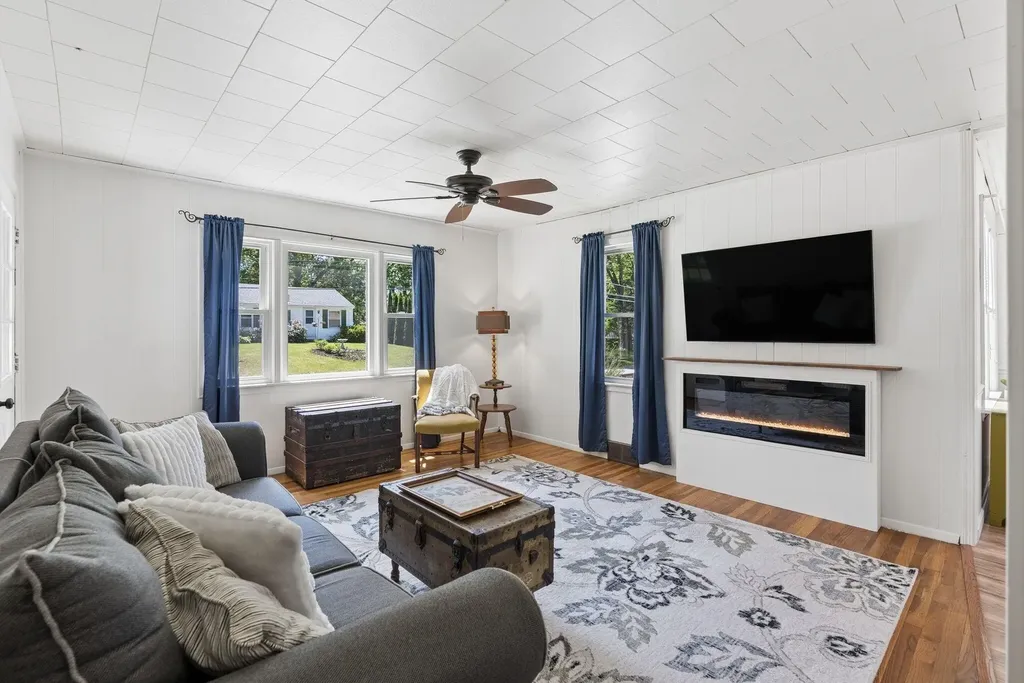 10 Bibber Street Lisbon ME 04252