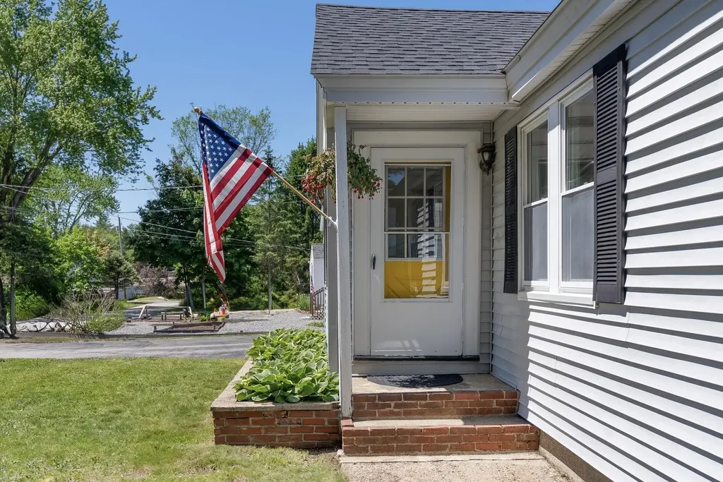 10 Bibber Street Lisbon ME 04252
