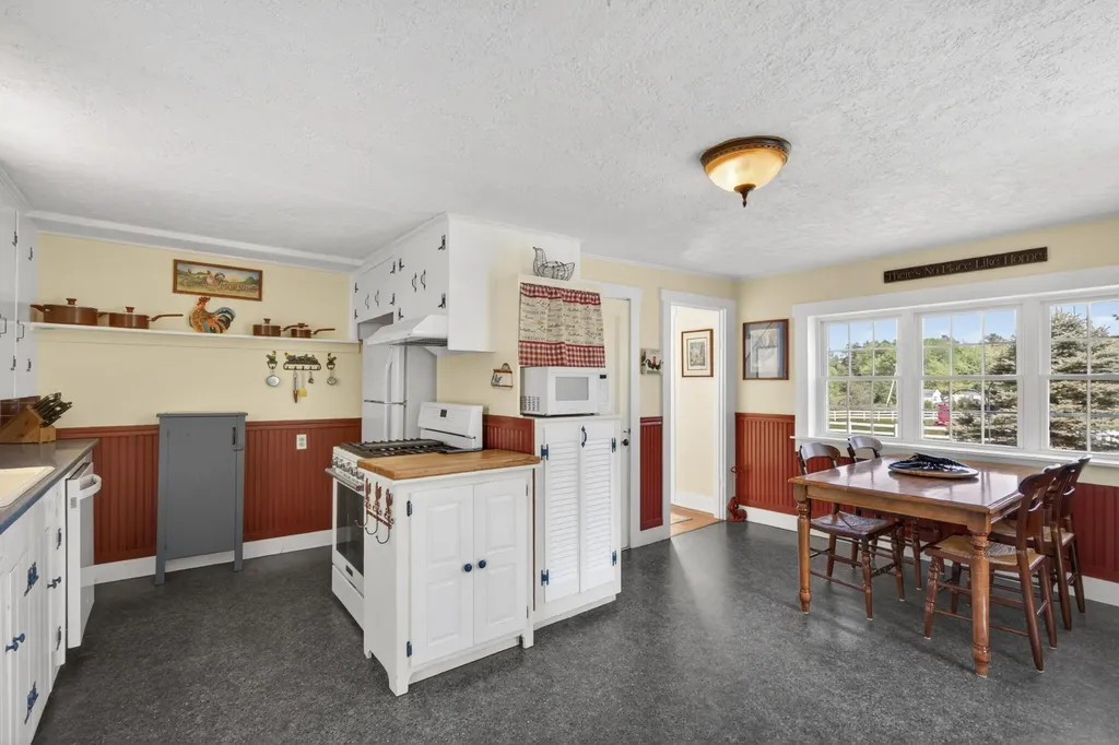 273 Pleasant Point Road Cushing ME 04563