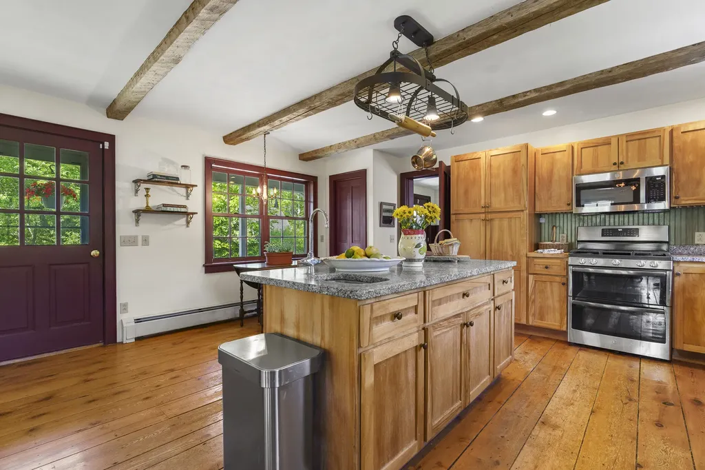 285 E Pond Road Jefferson ME 04348