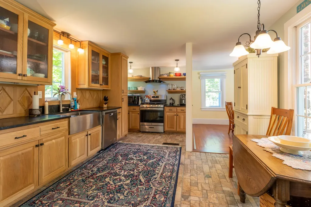 538 Ocean Point Road Boothbay ME 04544