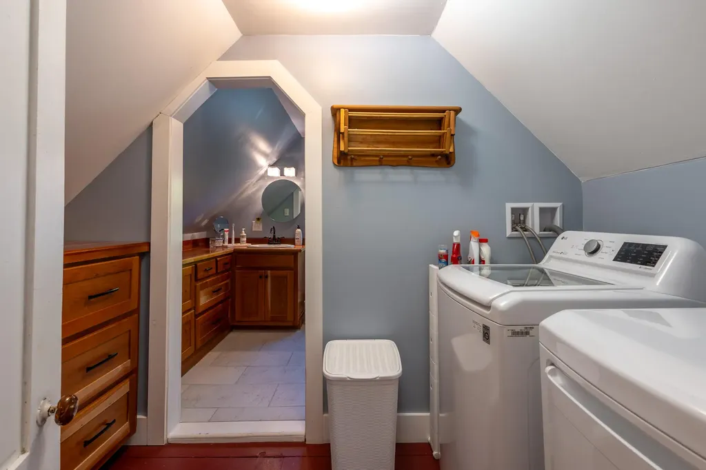 538 Ocean Point Road Boothbay ME 04544