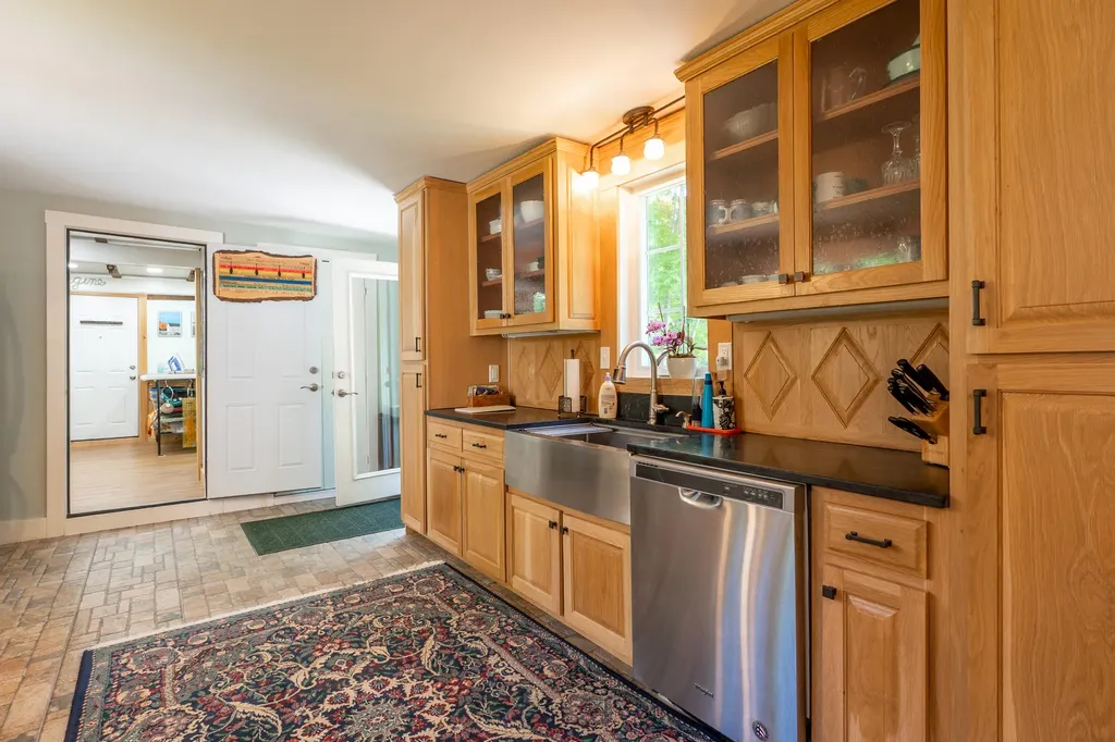 538 Ocean Point Road Boothbay ME 04544