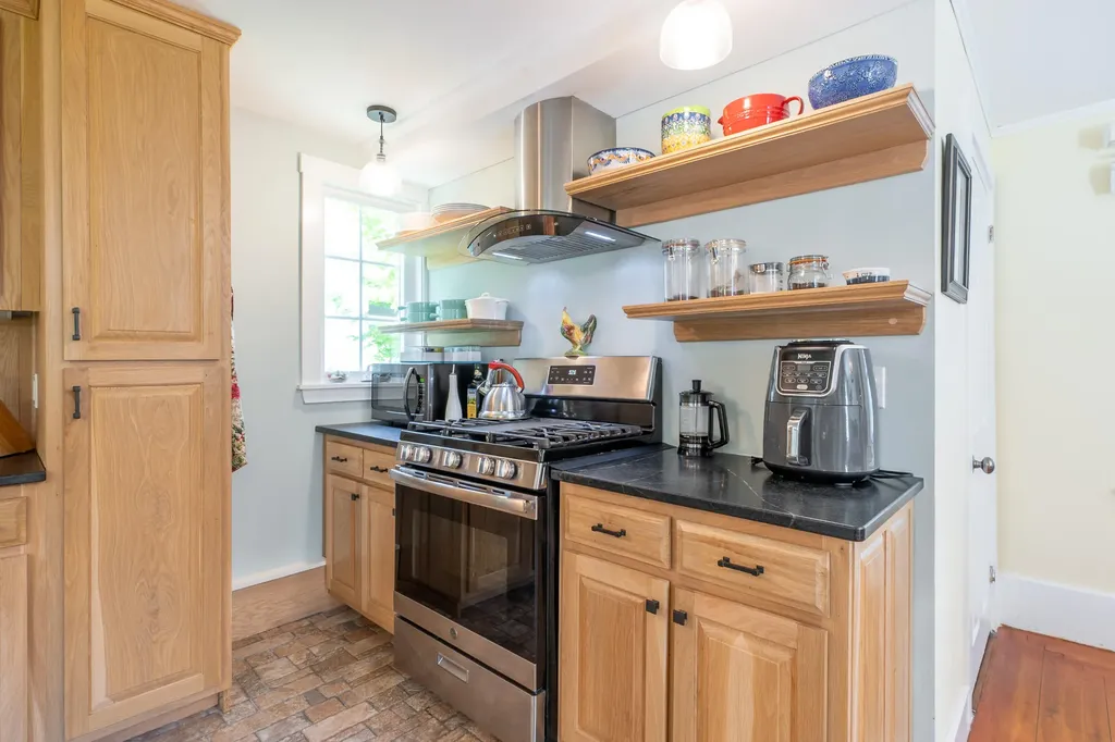 538 Ocean Point Road Boothbay ME 04544