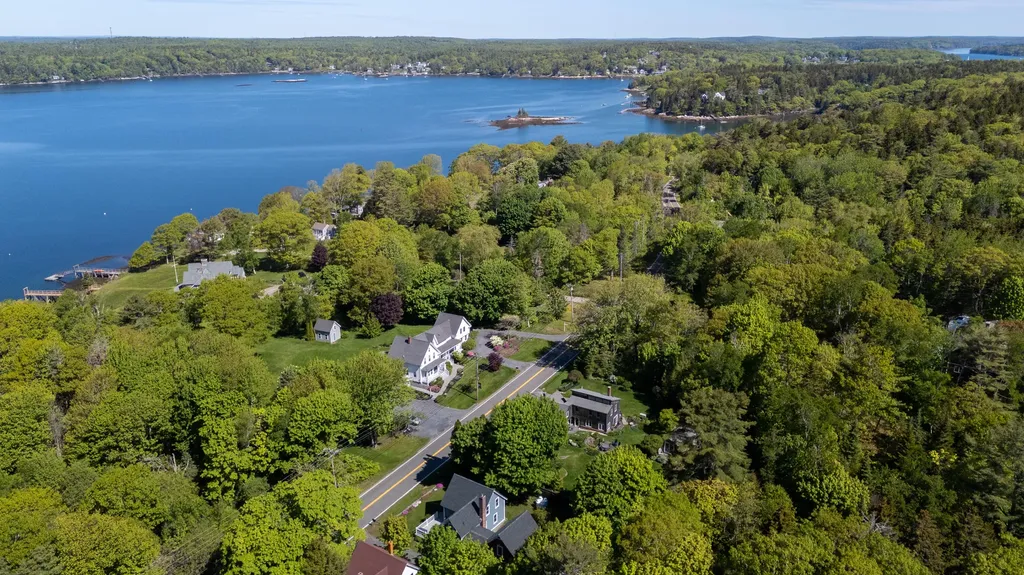 538 Ocean Point Road Boothbay ME 04544