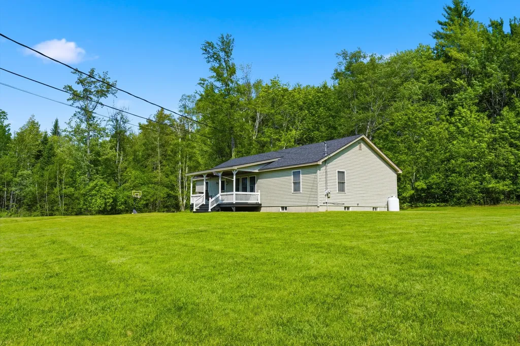 42 Winter Street Lincoln ME 04457