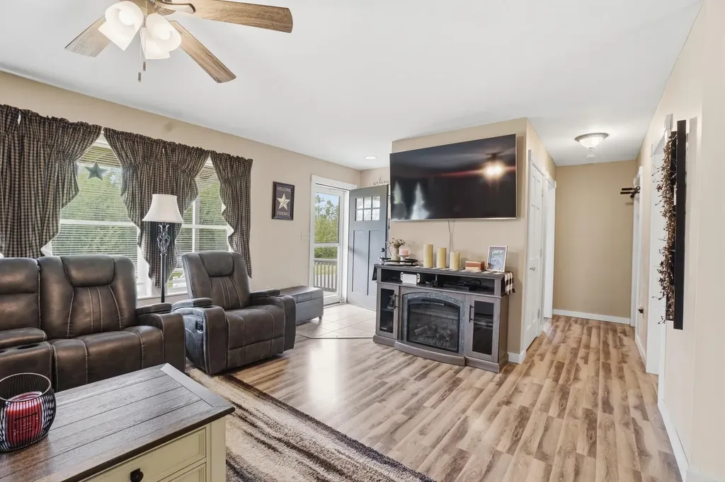 42 Winter Street Lincoln ME 04457