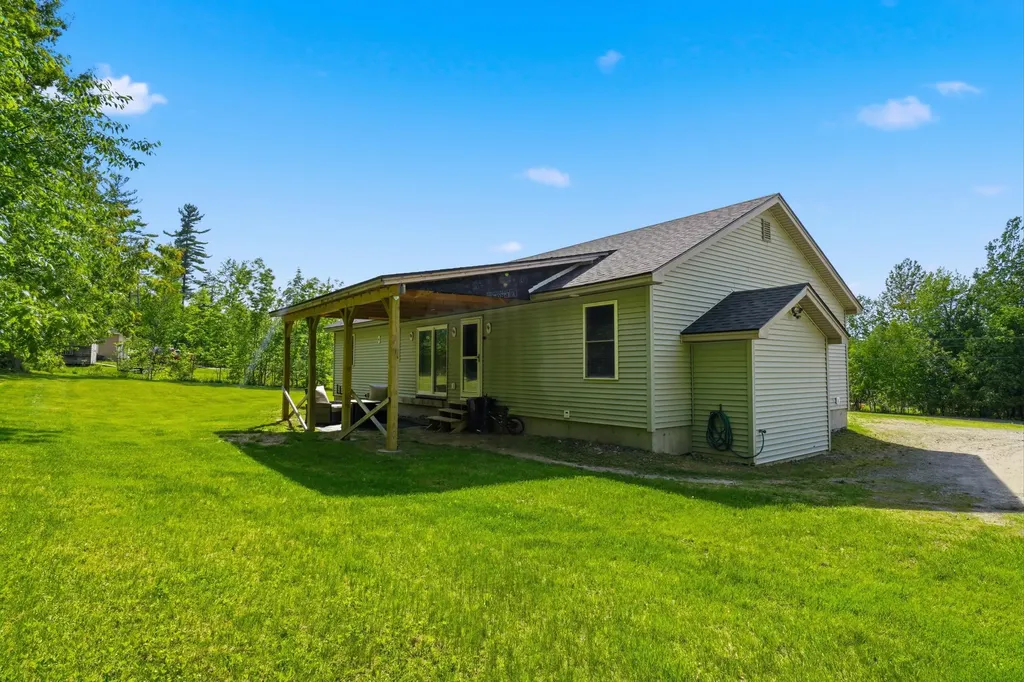 42 Winter Street Lincoln ME 04457