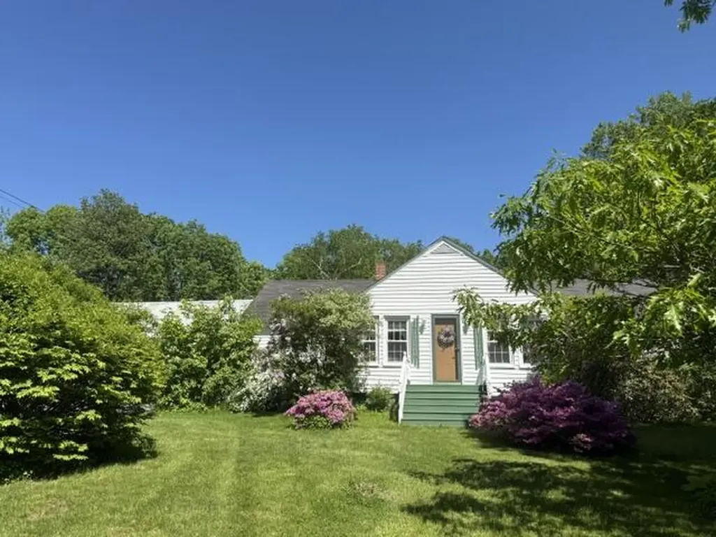 202 Middle Road Oakland ME 04963