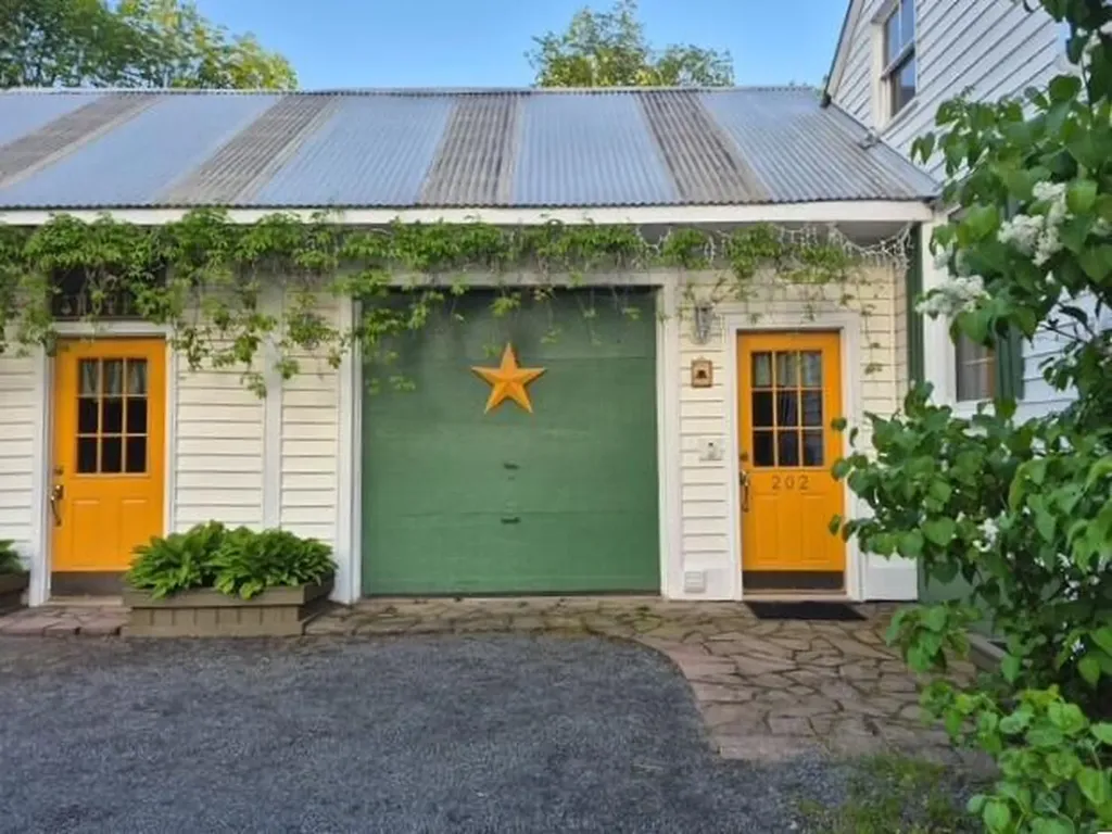 202 Middle Road Oakland ME 04963