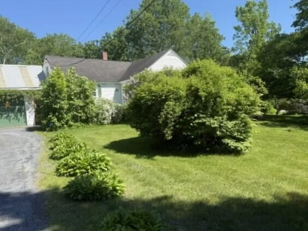 202 Middle Road Oakland ME 04963