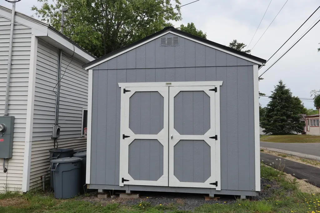 17 Chestnut Street Skowhegan ME 04976
