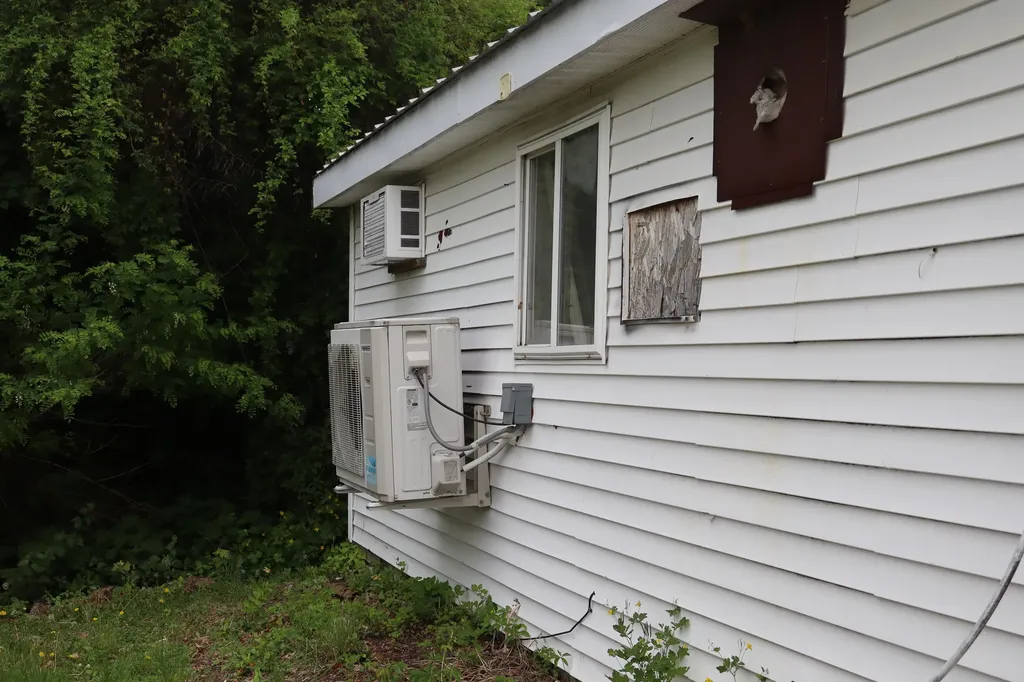 17 Chestnut Street Skowhegan ME 04976