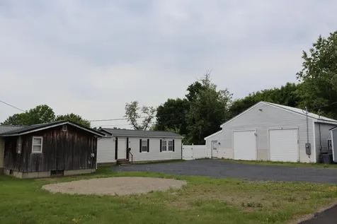 17 Chestnut Street Skowhegan ME 04976