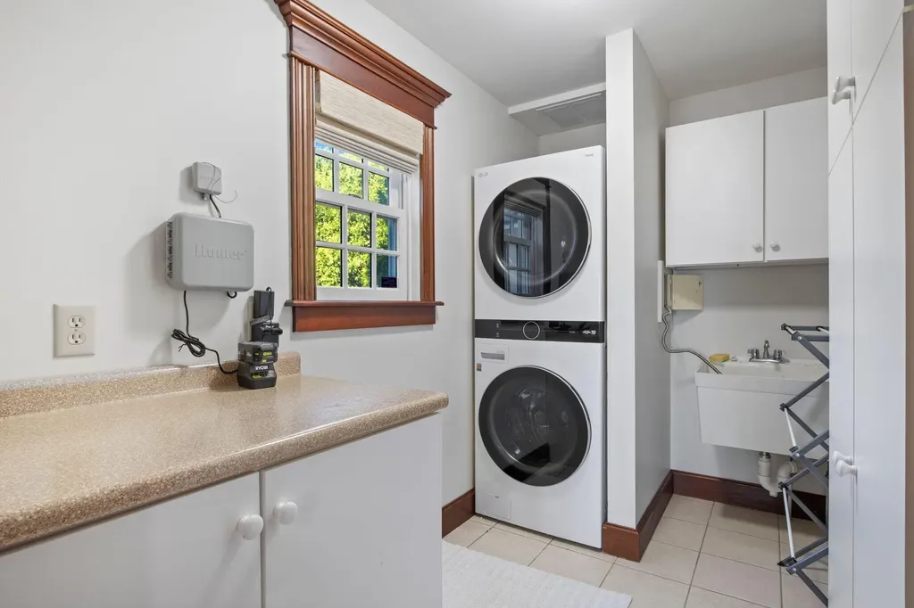 3 Hotel Avenue York ME 03909