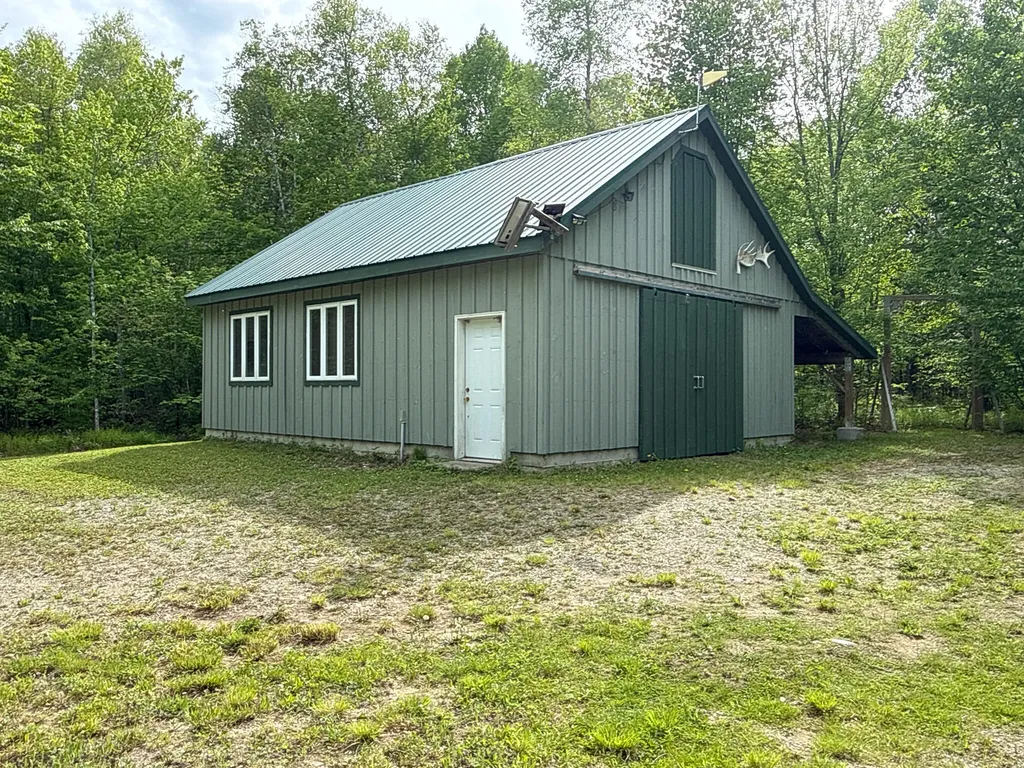 11 Bartlett Road Springfield ME 04487