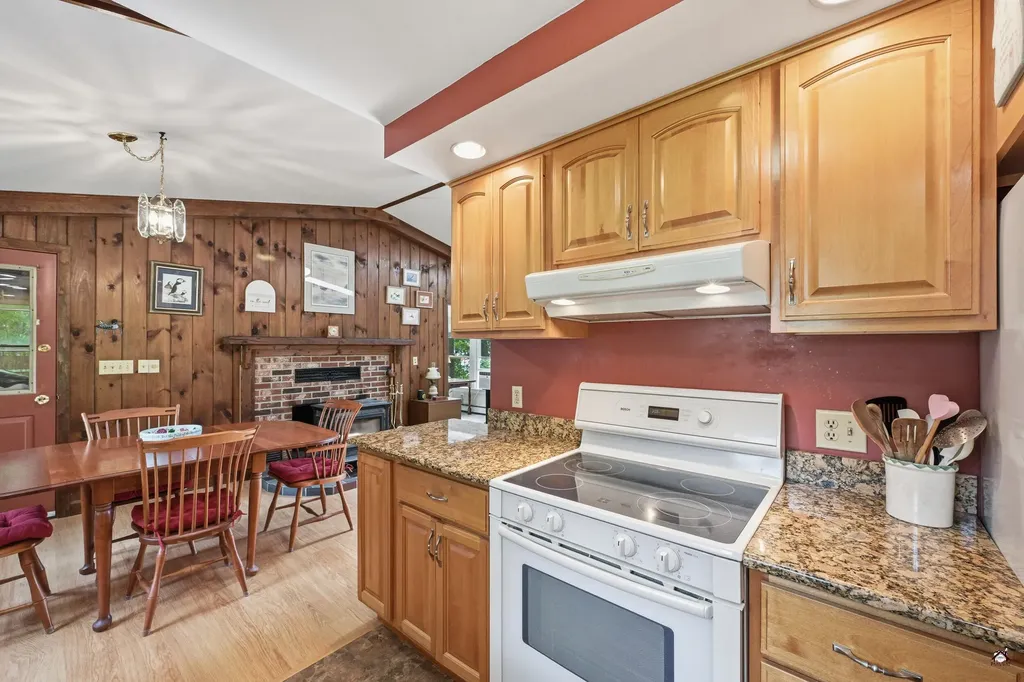 65 Lakeshore Drive Belgrade ME 04918