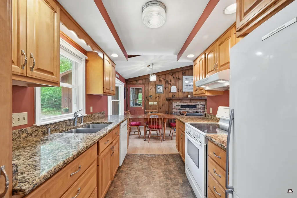 65 Lakeshore Drive Belgrade ME 04918