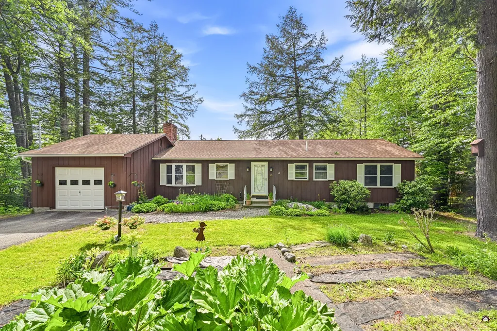 65 Lakeshore Drive Belgrade ME 04918