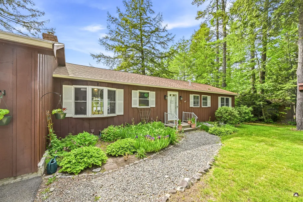 65 Lakeshore Drive Belgrade ME 04918