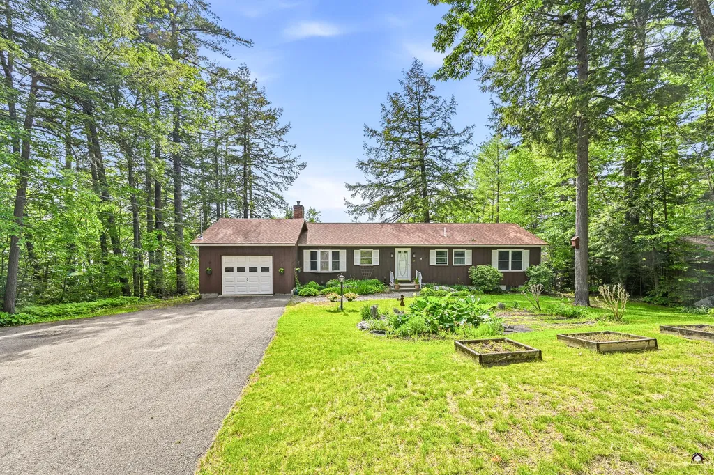 65 Lakeshore Drive Belgrade ME 04918