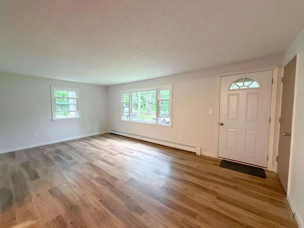 708 E River Road Skowhegan ME 04976