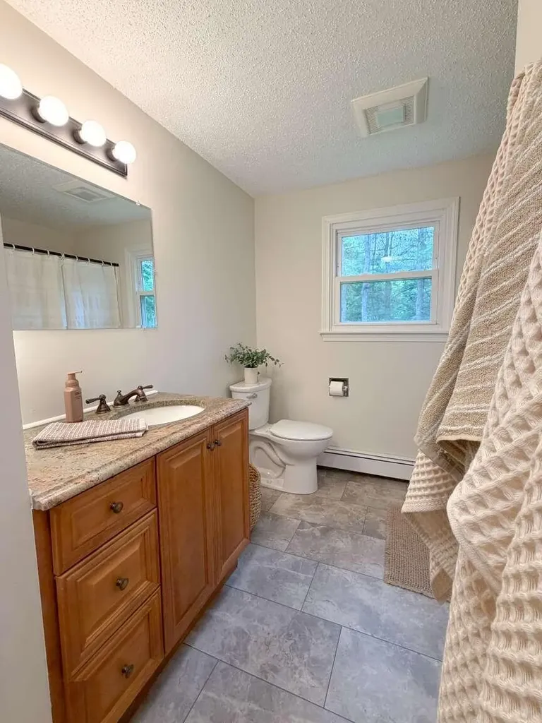 708 E River Road Skowhegan ME 04976