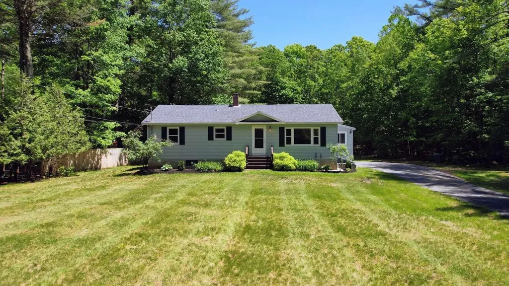708 E River Road Skowhegan ME 04976