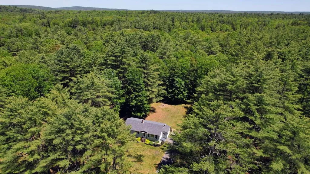 708 E River Road Skowhegan ME 04976
