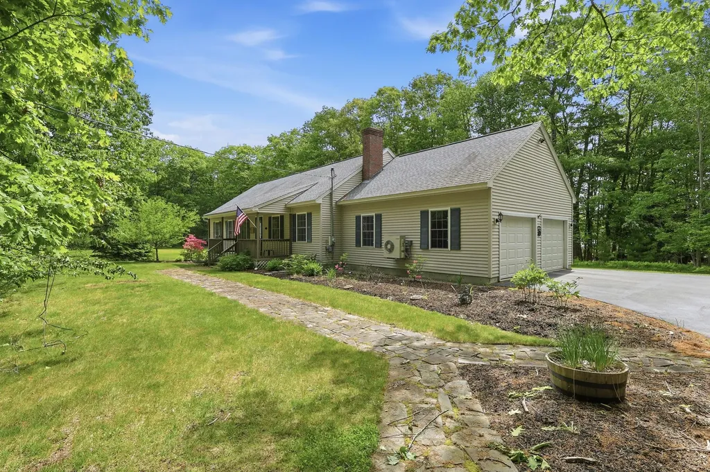 36 Wescott Circle Buxton ME 04093